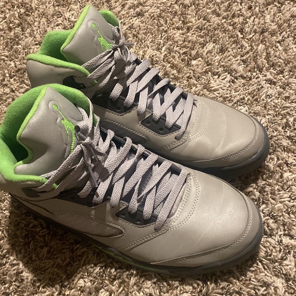 I’m Selling Jordan 5’s Green Beans These came out in 2021 - Picture 2 of 4